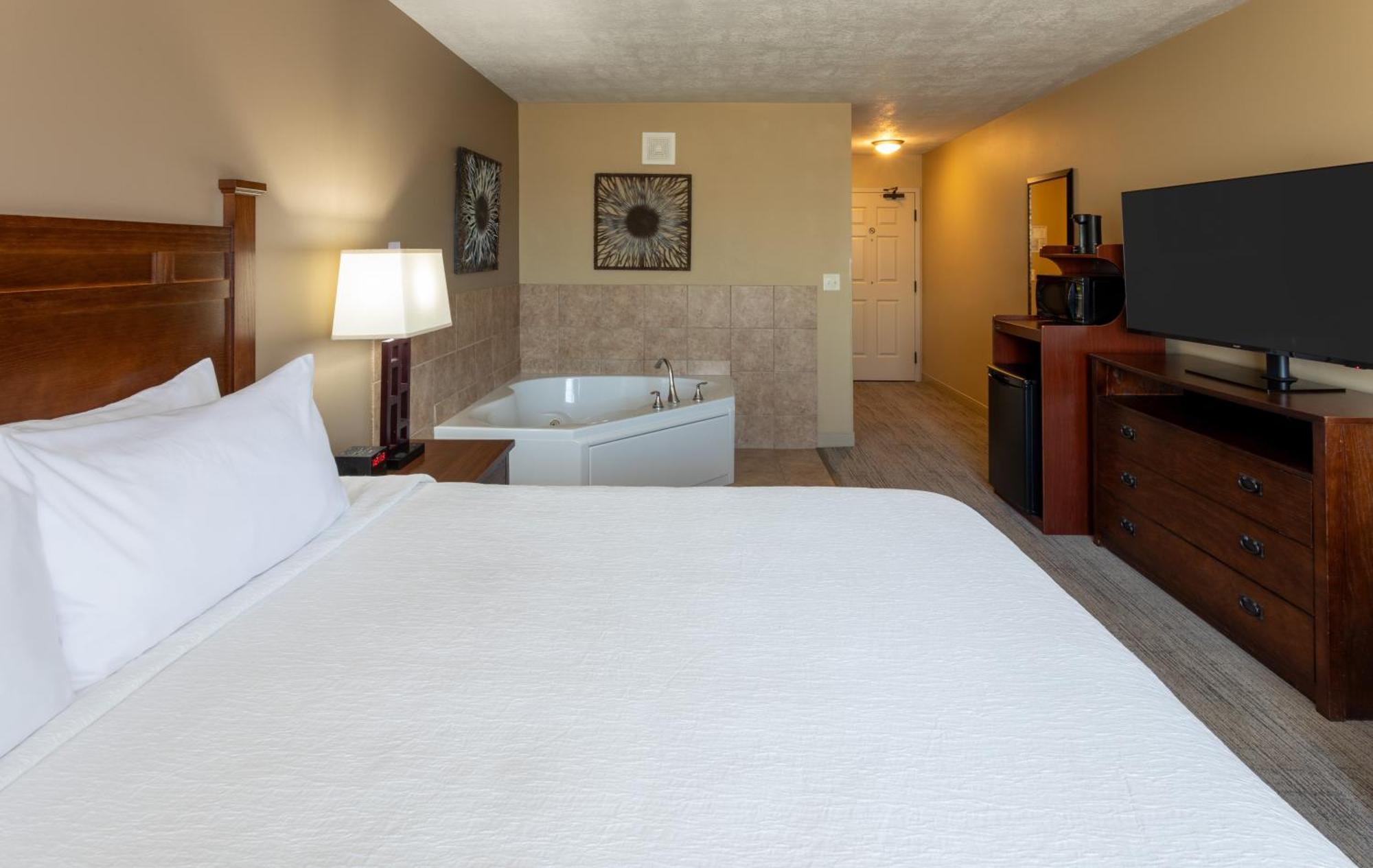 Grandstay Inn & Suites Of Luverne Exterior photo