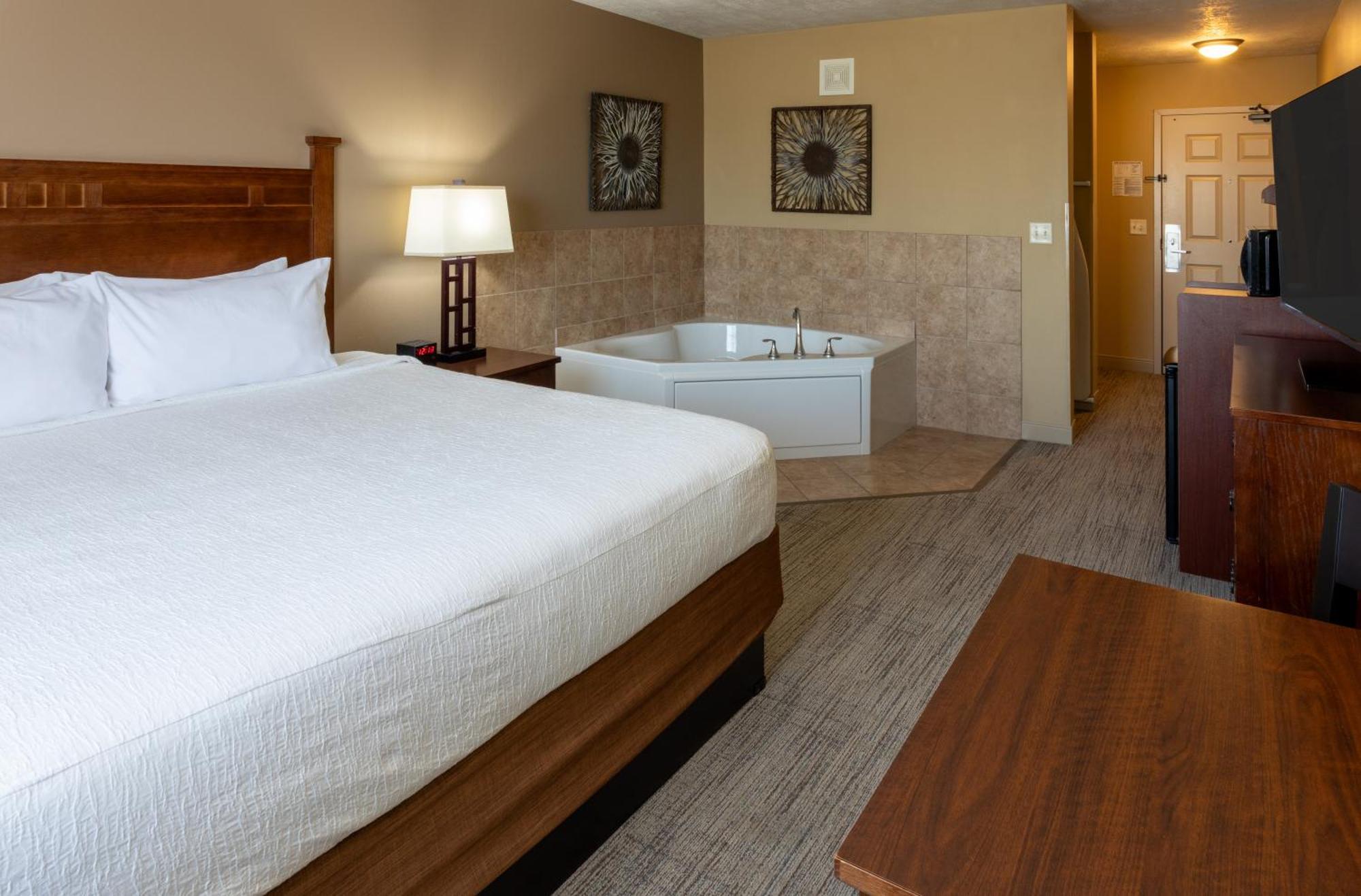 Grandstay Inn & Suites Of Luverne Exterior photo