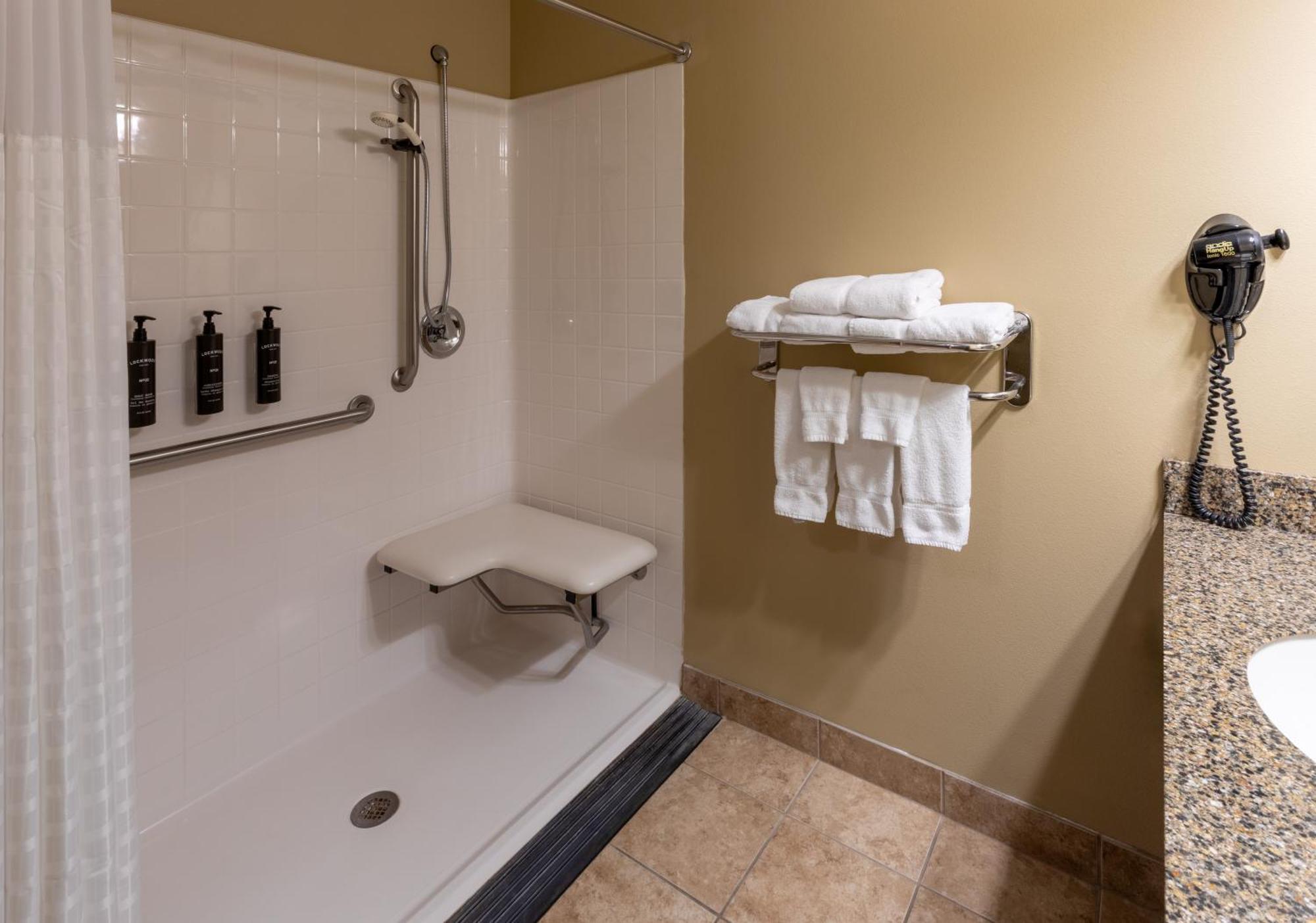 Grandstay Inn & Suites Of Luverne Exterior photo