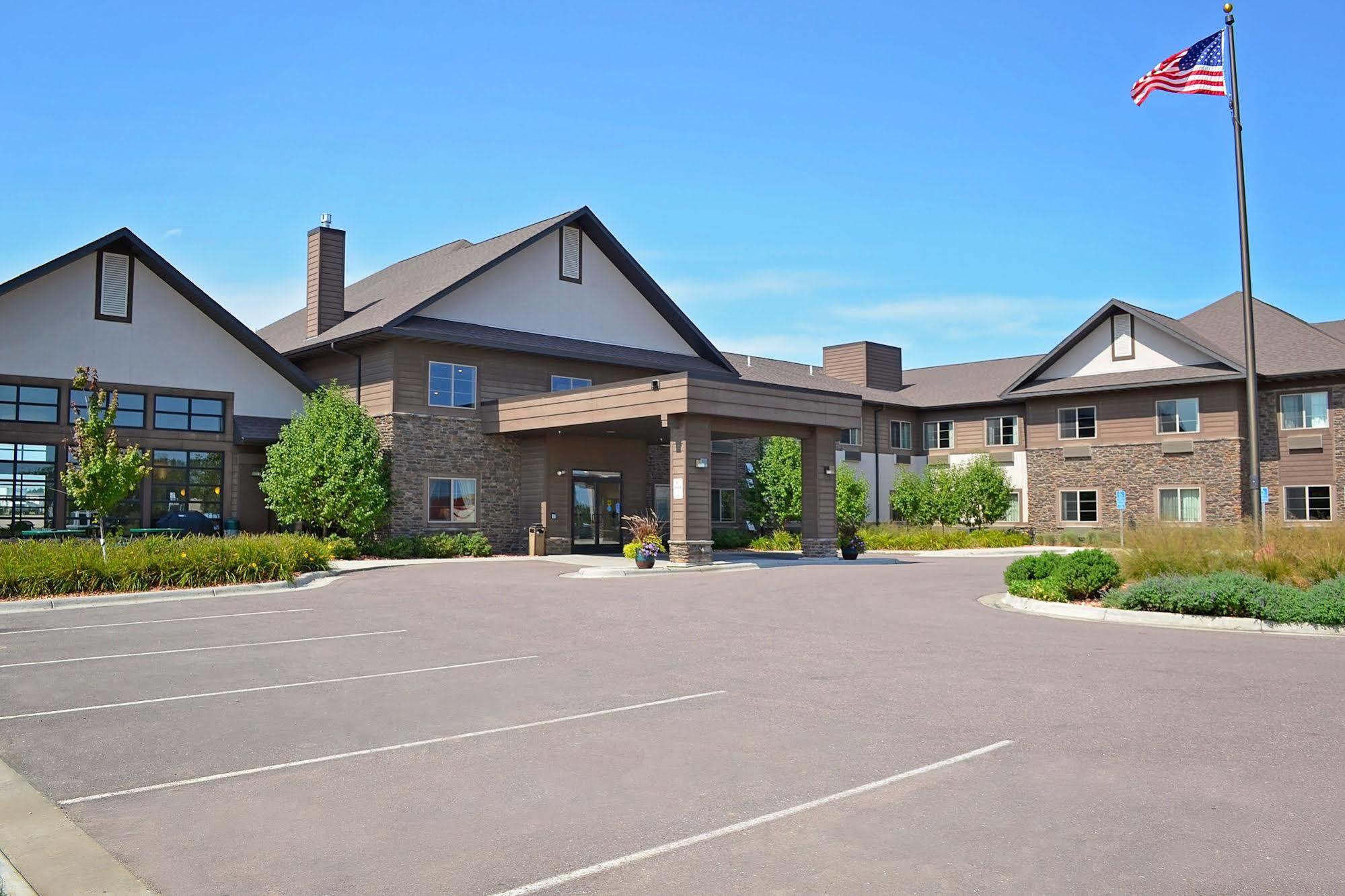 Grandstay Inn & Suites Of Luverne Exterior photo